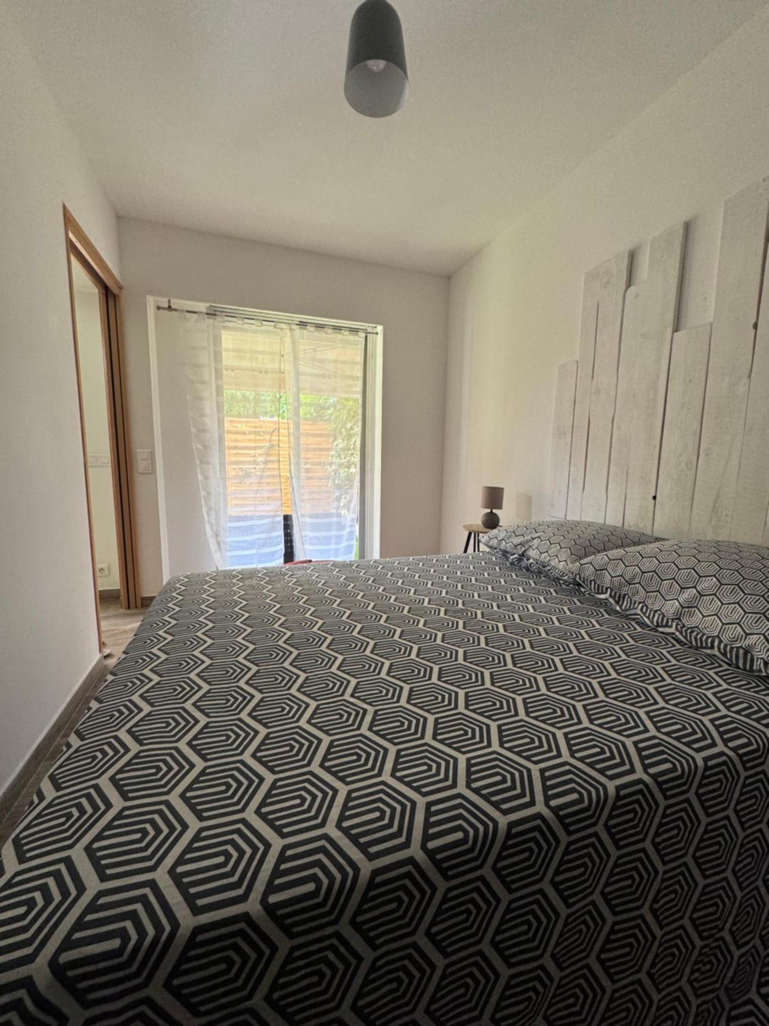 Appartement Avec Jardin Mandelieu Eksteriør bilde